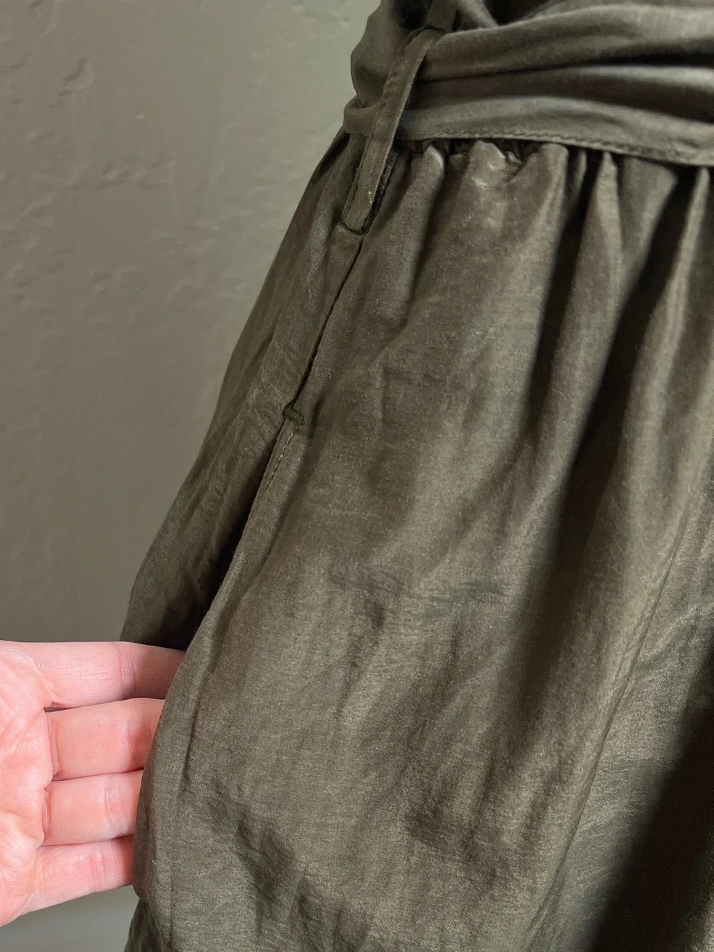 XIRENA Women’s Size S Olive Green Cotton Short Sleeve Faux Wrap Belted Dress - Picture 7 of 10
